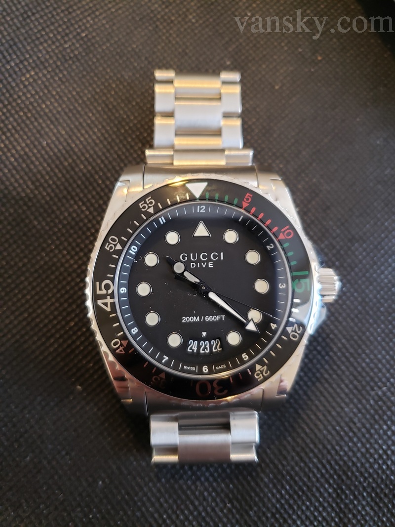 190423102745_Gucci watch.jpg